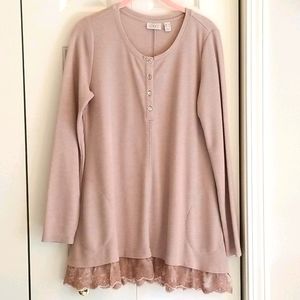 Ladies top with lace ruffle hem